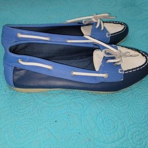 Ladies Croft & Barrow two tone blue boat shoes